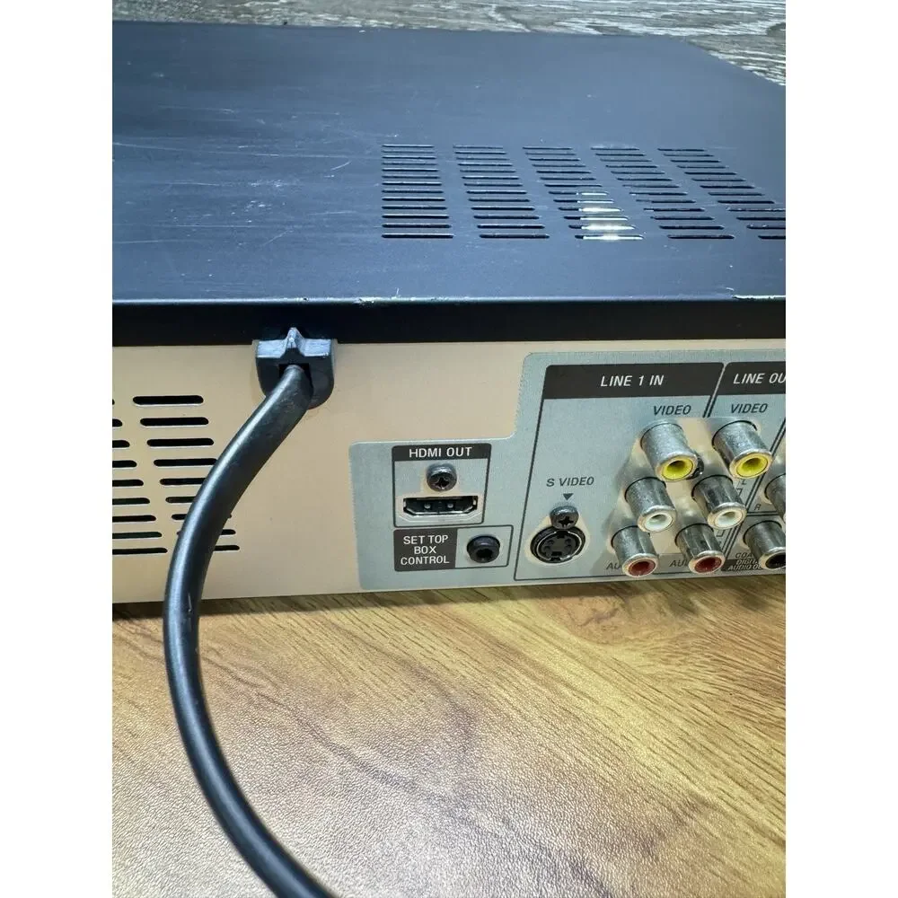Sony RDR-VX535 DVD / VCR Combo Player Recorder 1080p HDMI Upscale With Remote